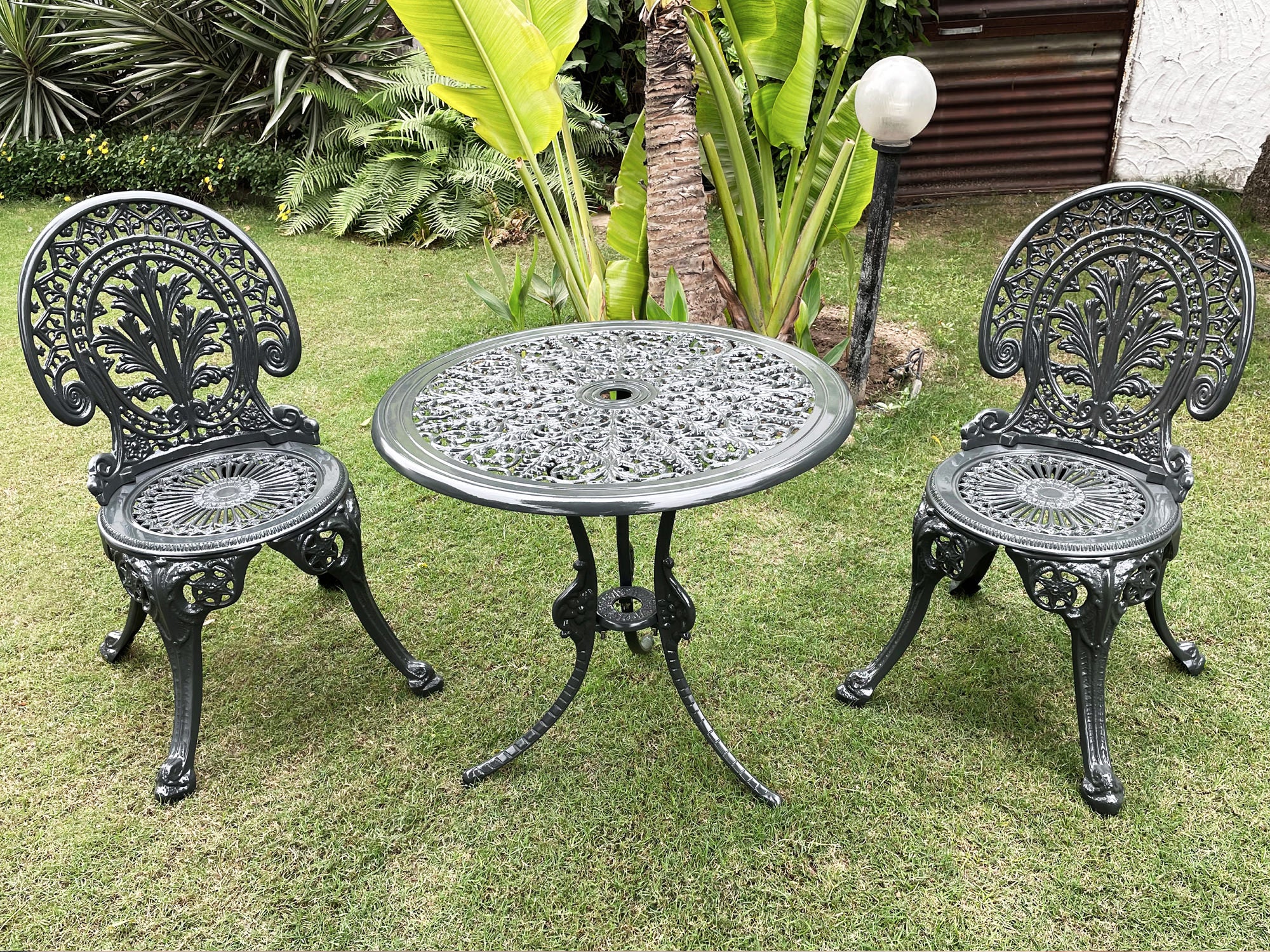 Aluminium garden chairs online and table