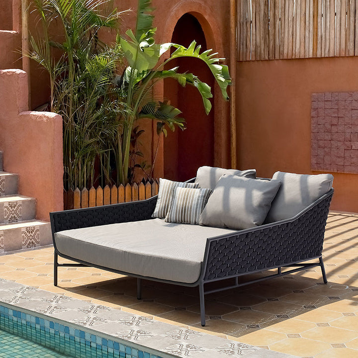 Nero Outdoor Poolside Sunbed With Cushion Daybed (Black) Braided & Rope