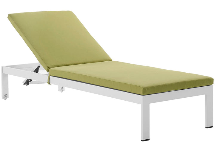 Bright Outdoor Swimming Poolside Lounger With  1 Side Table (White)