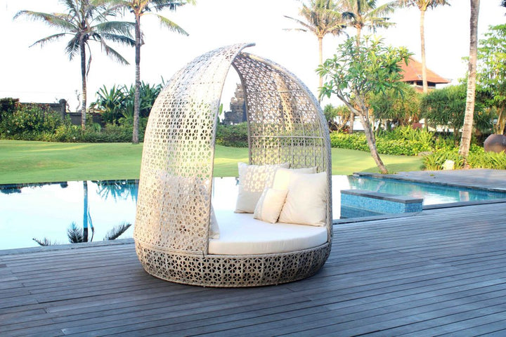 Dreamline Outdoor Furniture Poolside Sunbed With Cushion Daybed (White)