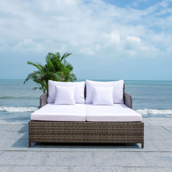 Heper Outdoor Poolside Sunbed With Cushion Daybed
